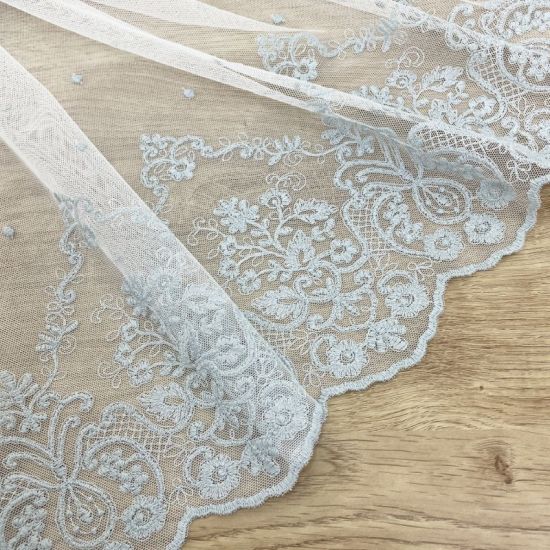 Tul cenefas bordadas gris Elsa. Ancho 135 cm - 1