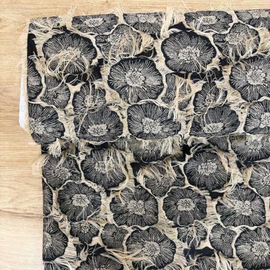 Jacquard Sylphide Negro con Flores y Flecos 3