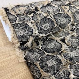 Jacquard Sylphide Negro con Flores y Flecos 2