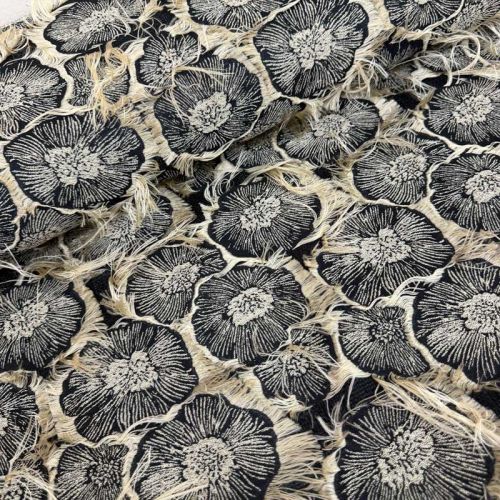 Jacquard Sylphide Negro con Flores y Flecos 5
