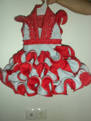 Nº 85: MODELO «SI SEVILLA TUVIESE PRINCESA IRÍA SIEMPRE DE FLAMENCA». CONCURSO «EL MODELAZO DEL VERANO 2011»