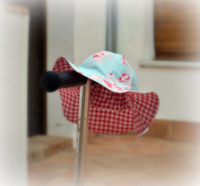 Nº 88: MODELO «QUÉ TE PONGAS EL SOMBRERO CARIÑO». CONCURSO «EL MODELAZO DEL VERANO 2011»